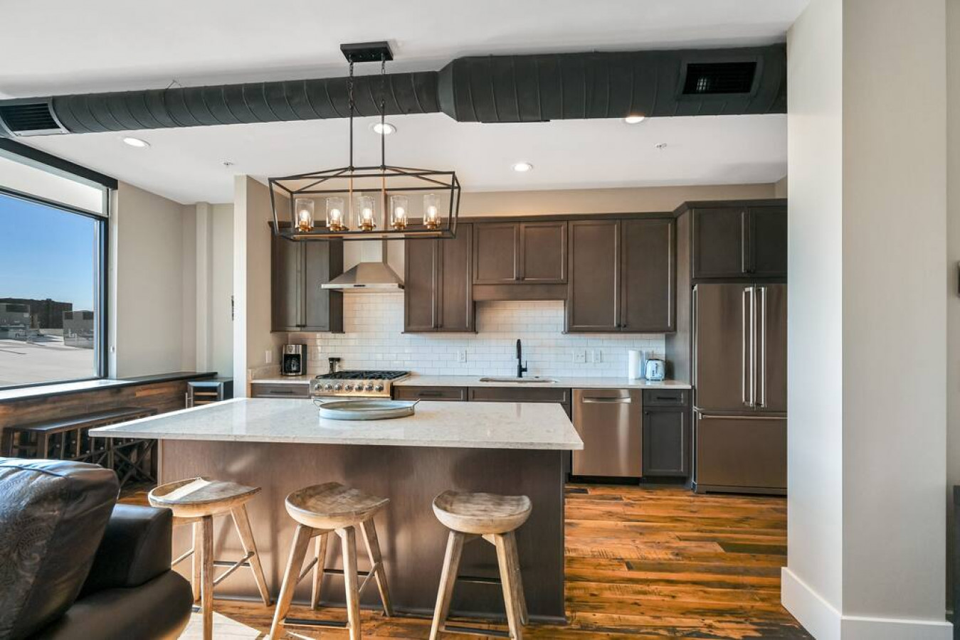 Downtown Condo with Two Ensuite King Bedrooms 5