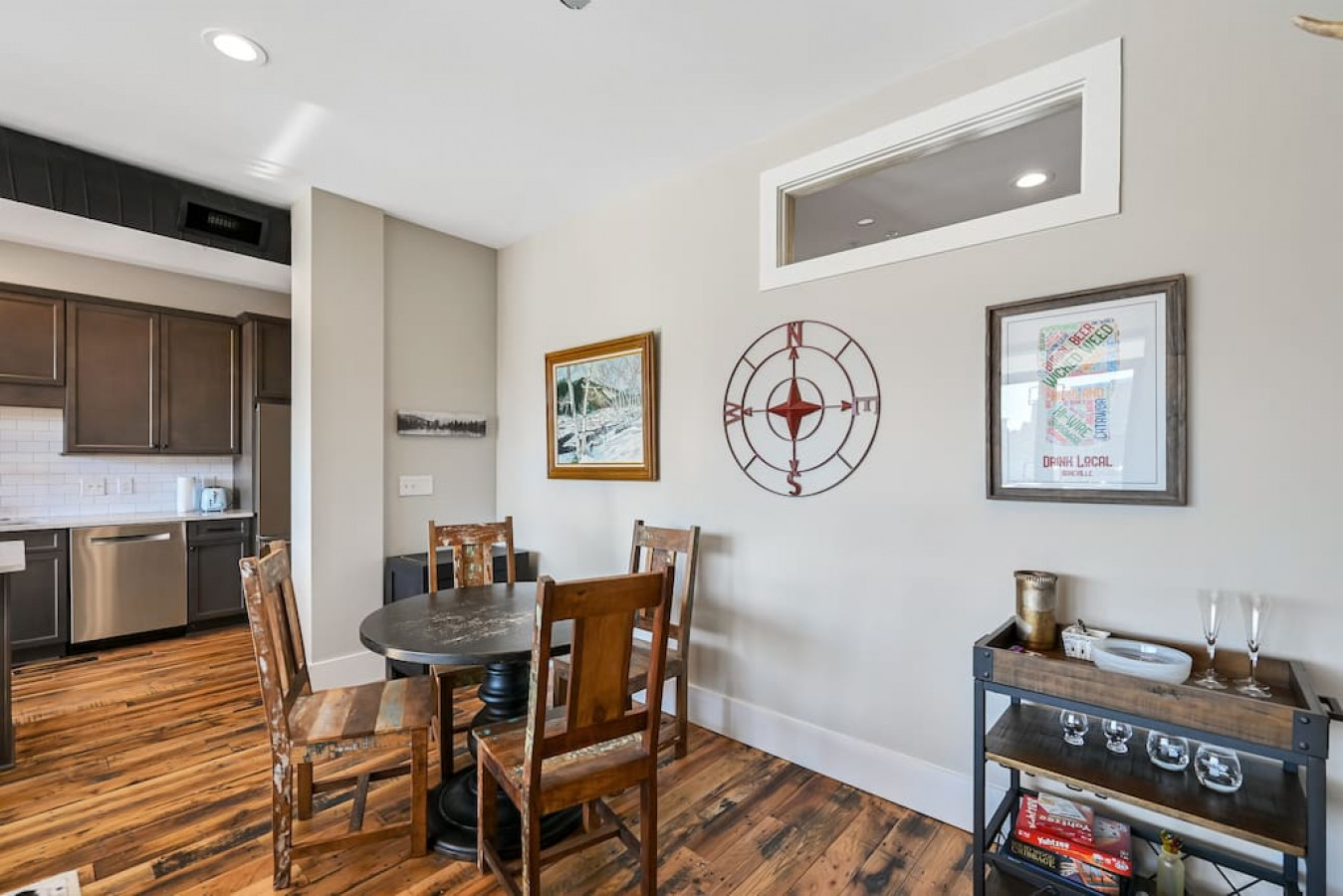 Downtown Condo with Two Ensuite King Bedrooms 4