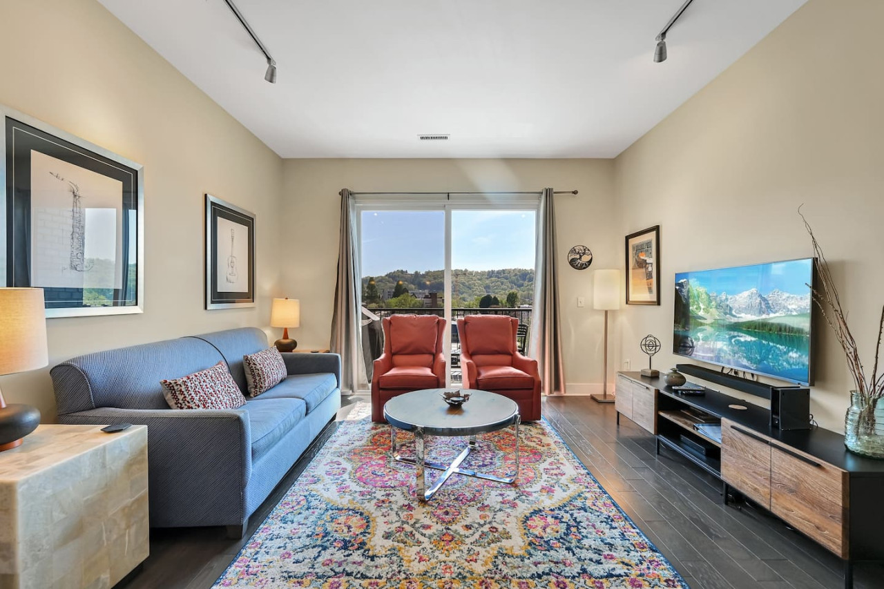 Balcony Condo in Downtown Asheville 3