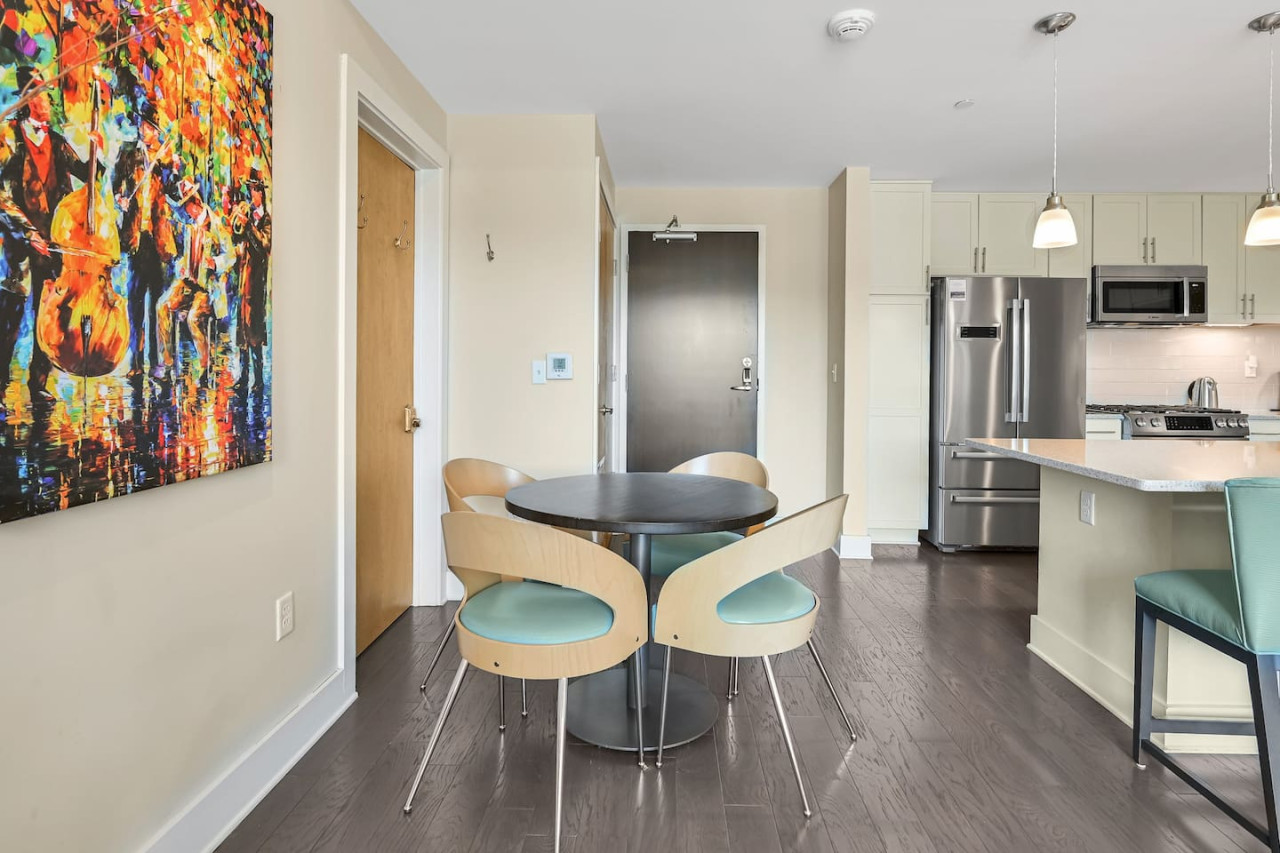 Balcony Condo in Downtown Asheville 5