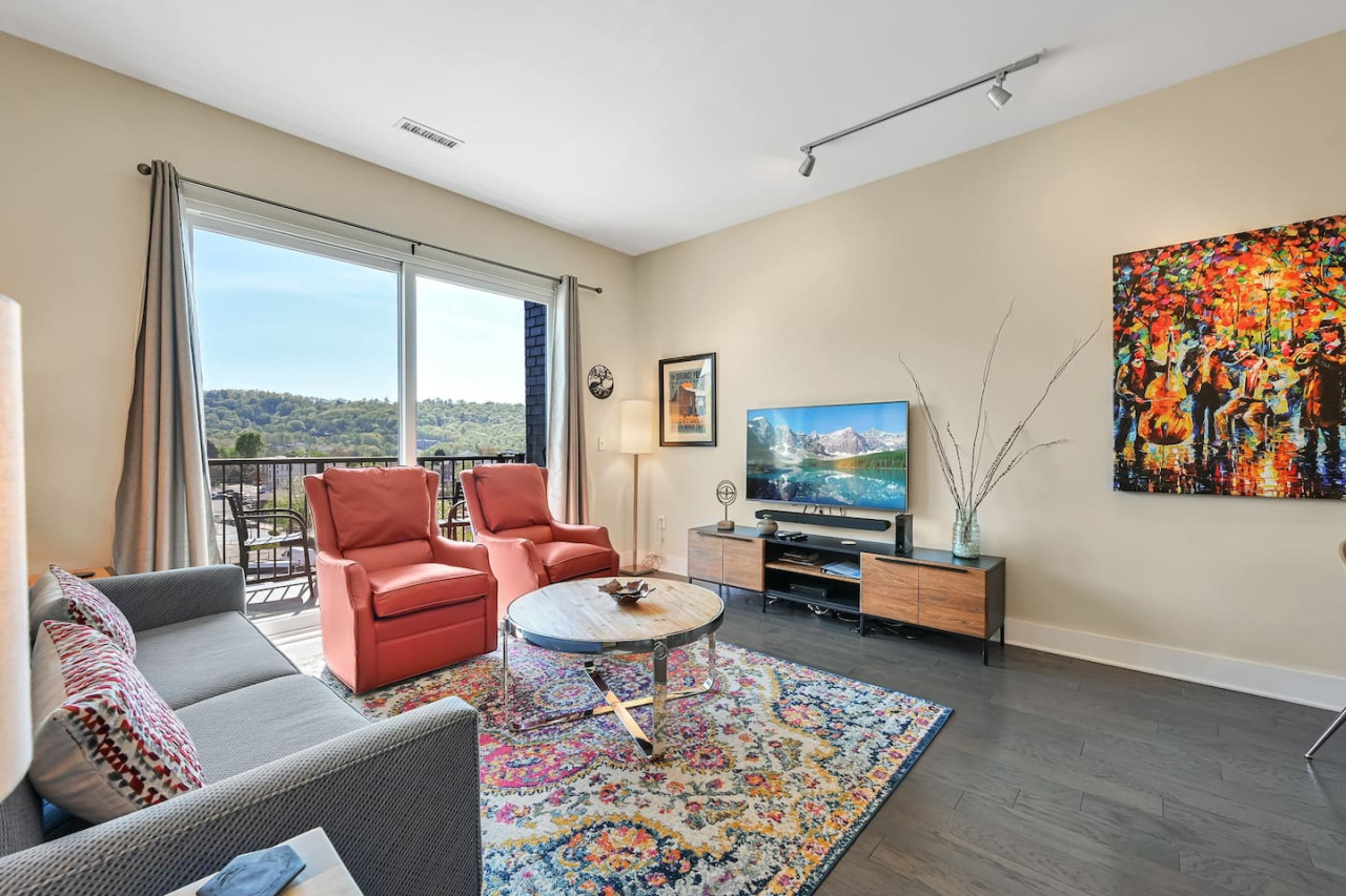 Balcony Condo in Downtown Asheville 2