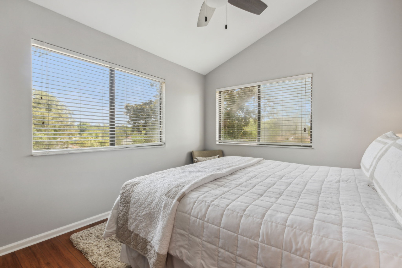 2625 Forest Ridge photo 18