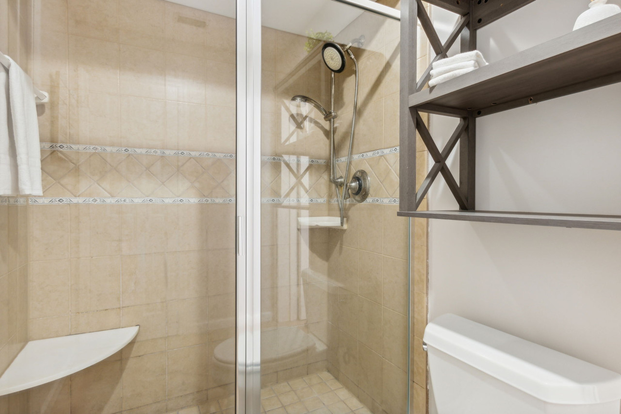 2625 Forest Ridge photo 14