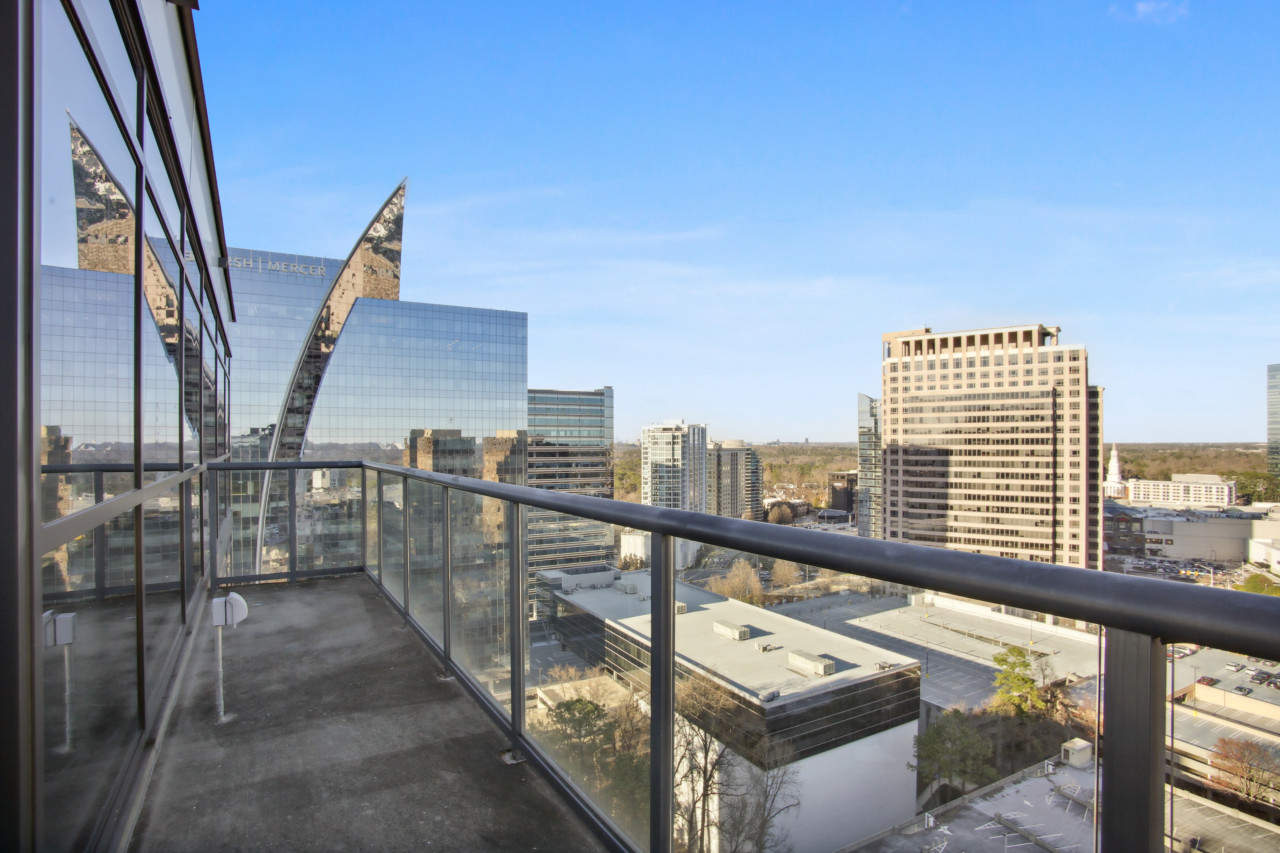 Resort Style Pool And Modern Amenities - Stylish Luxury Escape - Atlanta, GA