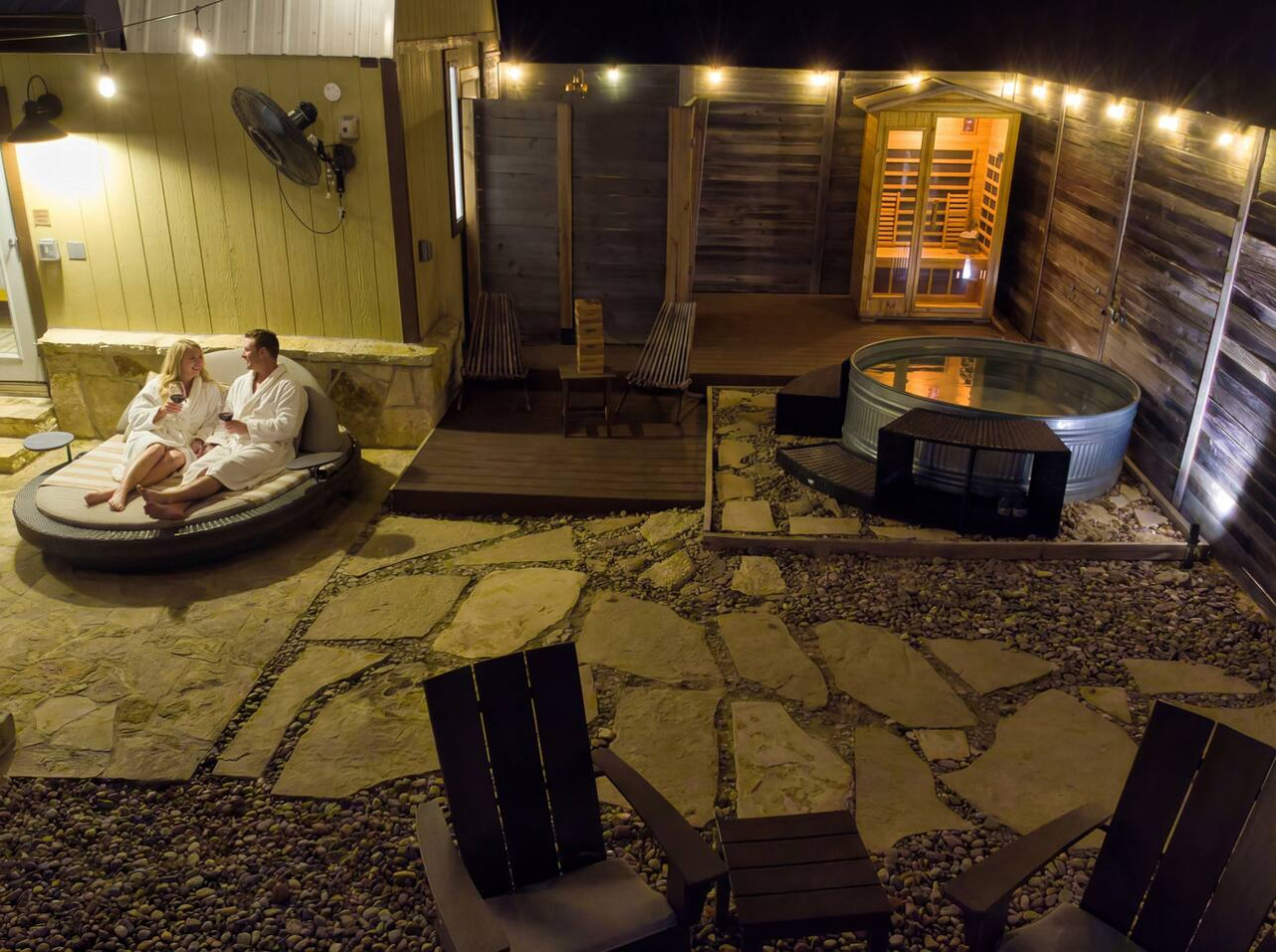 Quiroga full spa yard