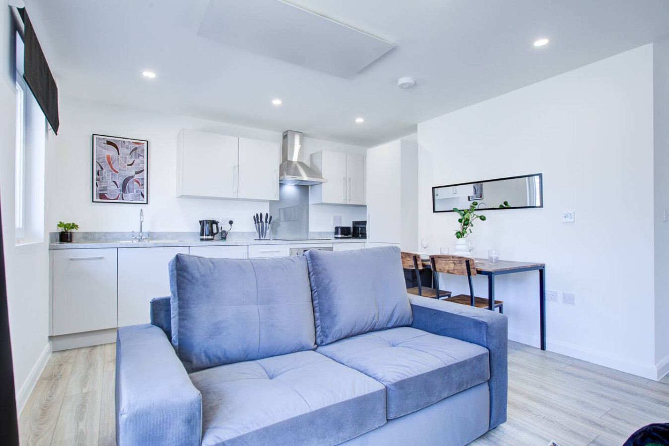 Penny Place Retreat – Central 2BED 2BATH by Station + Free Parking in 14 Penny Place, Ashford TN24 0WJ, UK - Property image 9 - VivreStays