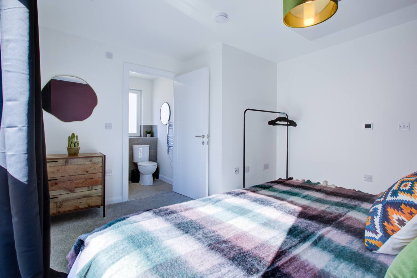 Penny Place Retreat – Central 2BED 2BATH by Station + Free Parking in 14 Penny Place, Ashford TN24 0WJ, UK - Property image 17 - VivreStays
