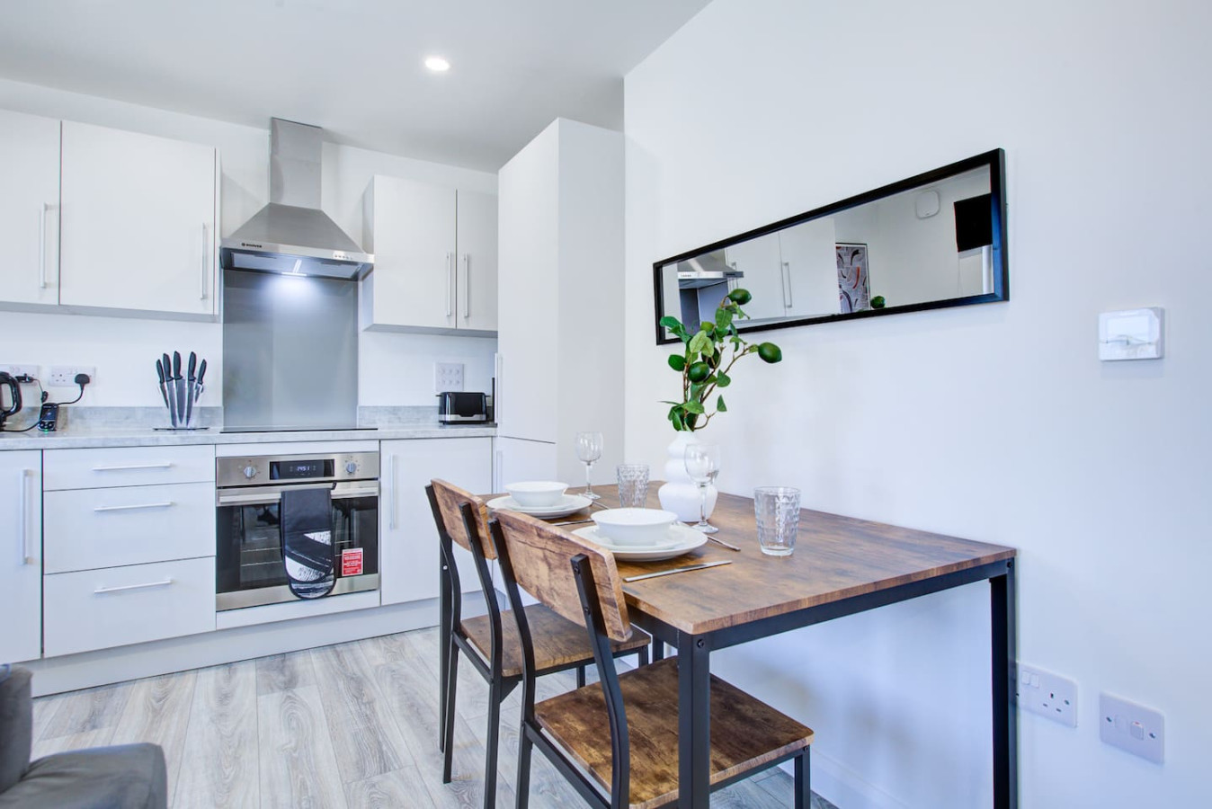 Penny Place Retreat – Central 2BED 2BATH by Station + Free Parking in 14 Penny Place, Ashford TN24 0WJ, UK - Property image 8 - VivreStays