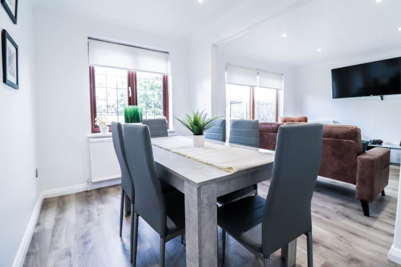 3BR Family Retreat with Free Parking Bexleyheath in 9 Hornbeam Ln, Bexleyheath DA7 6HH, UK - Property image 19 - VivreStays