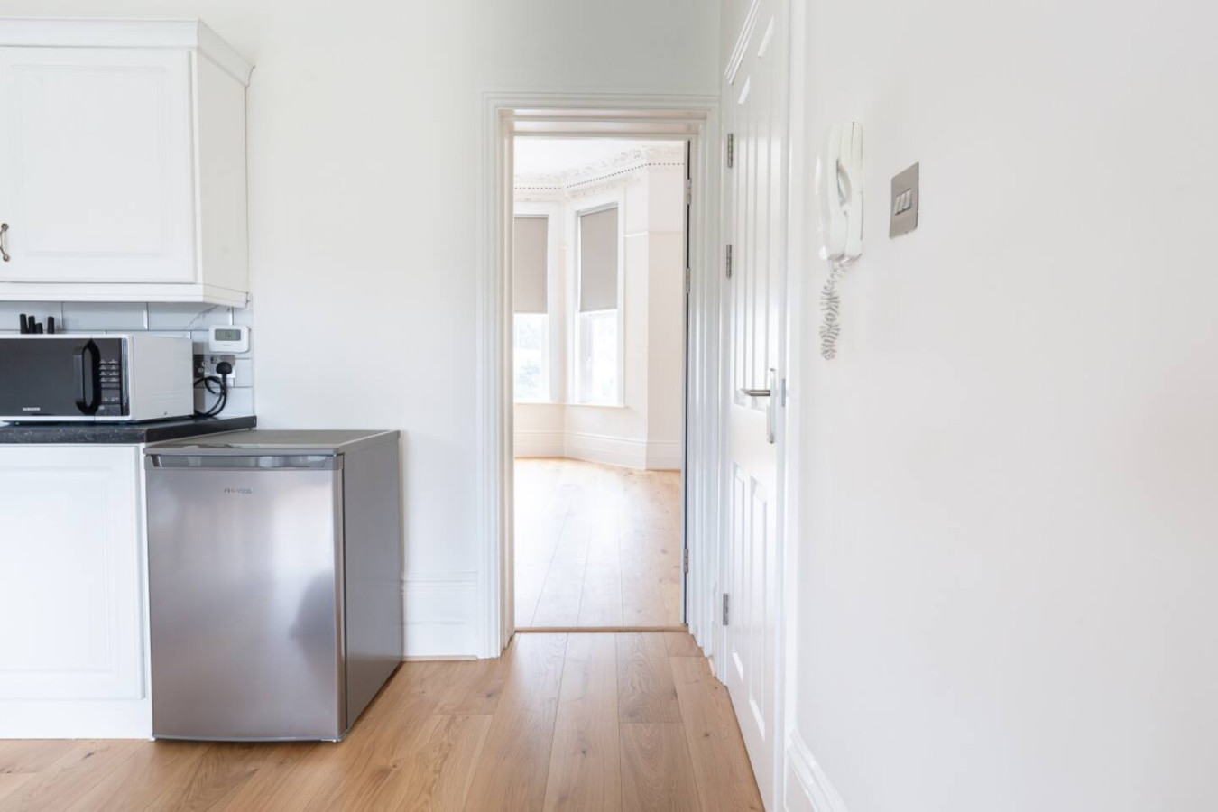 Seaside Sanctuary in St Leonards on Sea - Flat 3 in Flat 3, 56 Church Rd, Hastings, St Leonards, Saint Leonards-on-sea TN37 6HJ, UK - Property image 12 - VivreStays