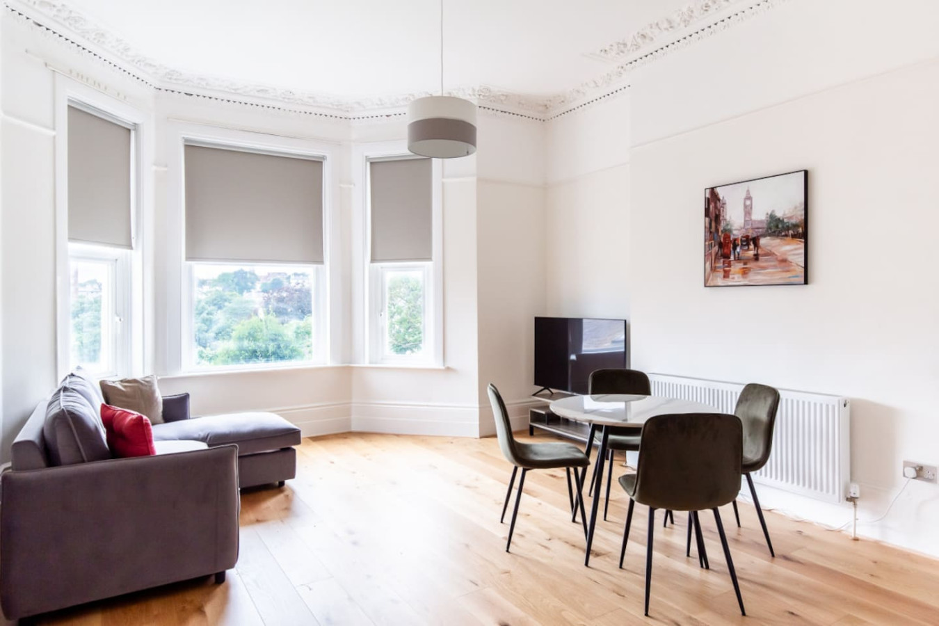 Seaside Sanctuary in St Leonards on Sea - Flat 3 in Flat 3, 56 Church Rd, Hastings, St Leonards, Saint Leonards-on-sea TN37 6HJ, UK - Property image 6 - VivreStays