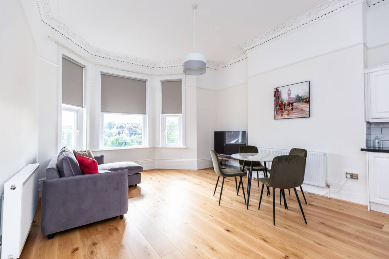 Seaside Sanctuary in St Leonards on Sea - Flat 3 in Flat 3, 56 Church Rd, Hastings, St Leonards, Saint Leonards-on-sea TN37 6HJ, UK - Property image 3 - VivreStays
