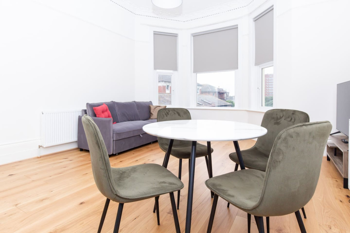 Seaside Sanctuary in St Leonards on Sea - Flat 3 in Flat 3, 56 Church Rd, Hastings, St Leonards, Saint Leonards-on-sea TN37 6HJ, UK - Property image 4 - VivreStays