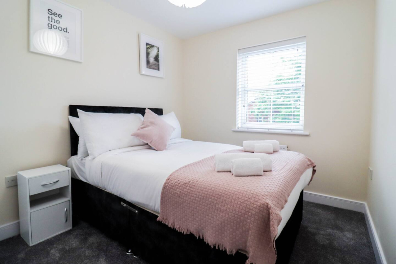 Family-Friendly 3BR Home by the Thames with FREE Parking in 1 Broadwater Rd, London SE28 0AZ, UK - Property image 4 - VivreStays