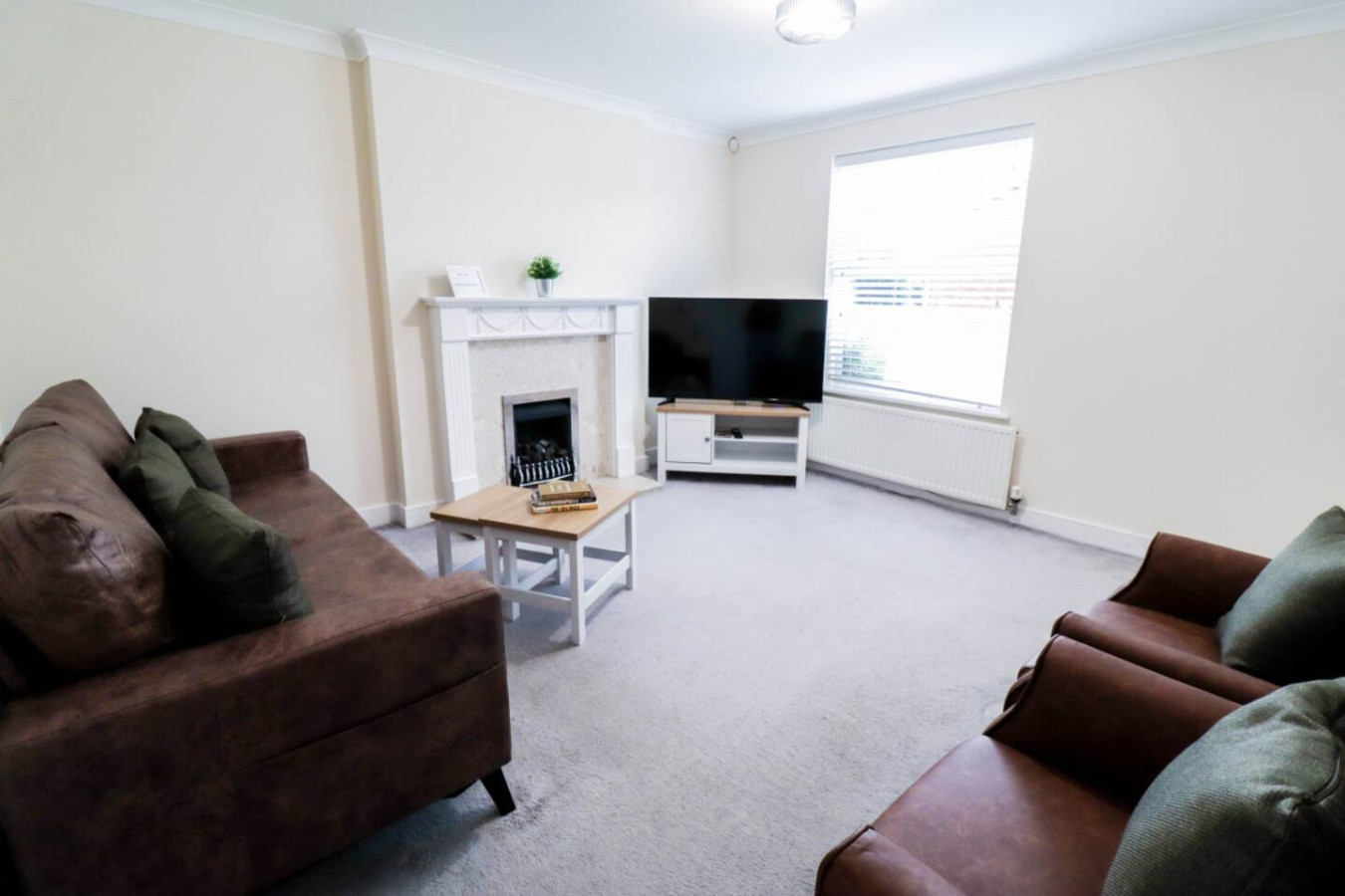 Family-Friendly 3BR Home by the Thames with FREE Parking in 1 Broadwater Rd, London SE28 0AZ, UK - Property image 6 - VivreStays