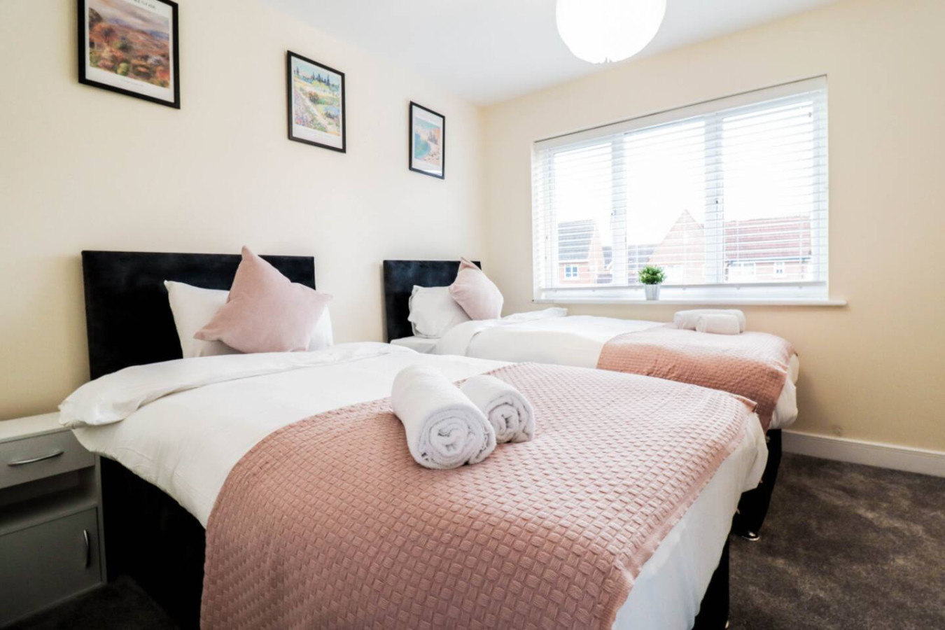 Family-Friendly 3BR Home by the Thames with FREE Parking in 1 Broadwater Rd, London SE28 0AZ, UK - Property image 3 - VivreStays