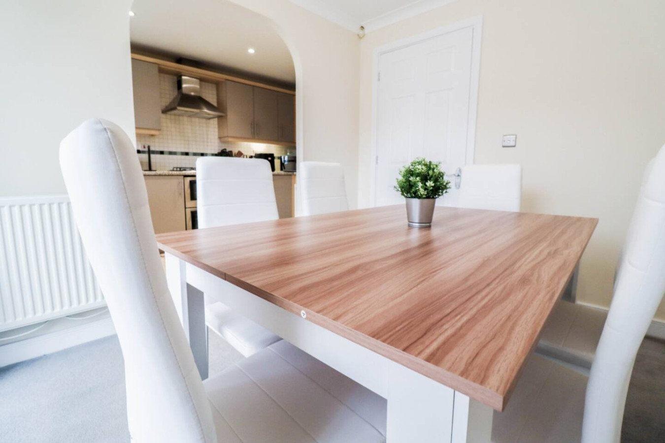 Family-Friendly 3BR Home by the Thames with FREE Parking in 1 Broadwater Rd, London SE28 0AZ, UK - Property image 11 - VivreStays