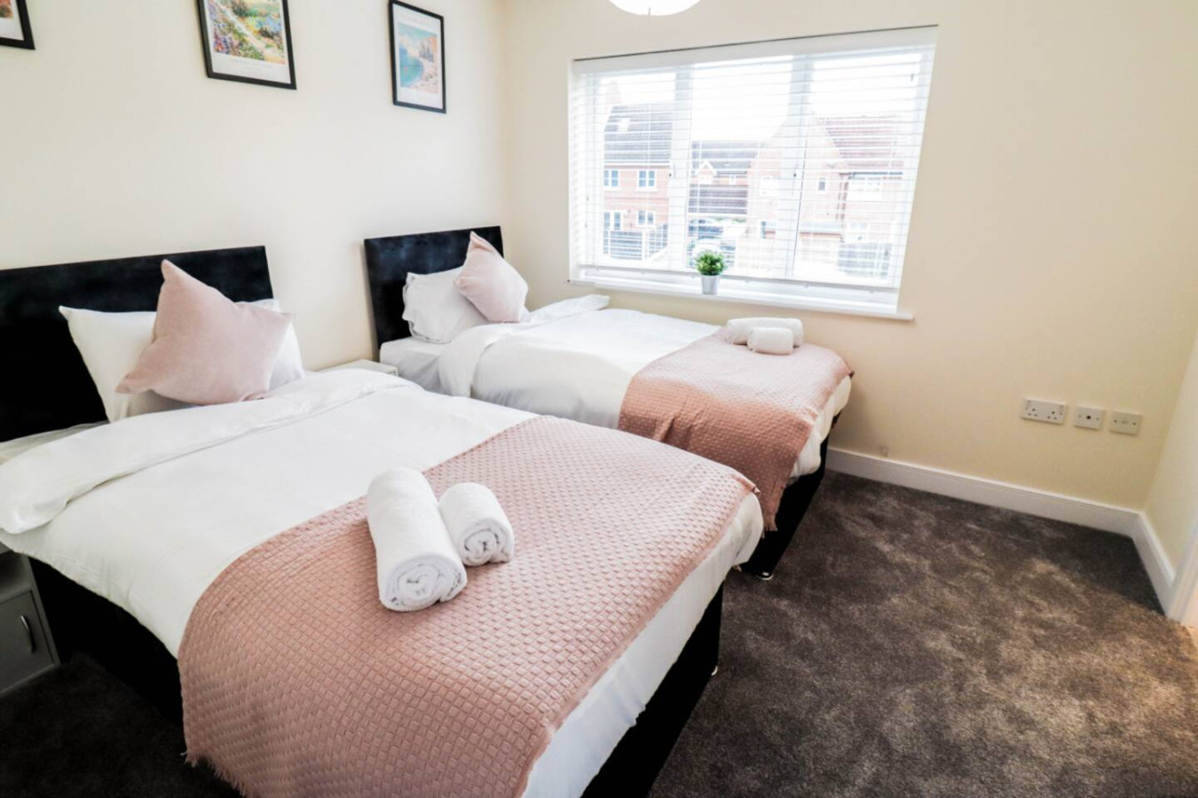 Family-Friendly 3BR Home by the Thames with FREE Parking in 1 Broadwater Rd, London SE28 0AZ, UK - Property image 32 - VivreStays