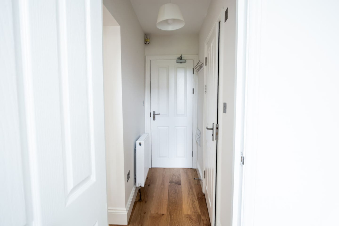 Charming Sanctuary in St Leonards on Sea - Flat 1 in 1, 56 Church Rd, Hastings, St Leonards, Saint Leonards-on-sea TN37 6HJ, UK - Property image 8 - VivreStays