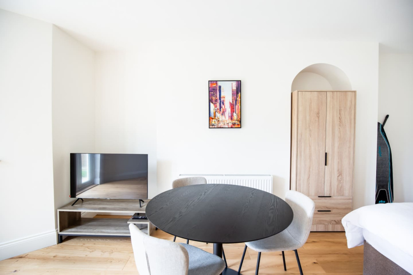 Charming Sanctuary in St Leonards on Sea - Flat 1 in 1, 56 Church Rd, Hastings, St Leonards, Saint Leonards-on-sea TN37 6HJ, UK - Property image 3 - VivreStays