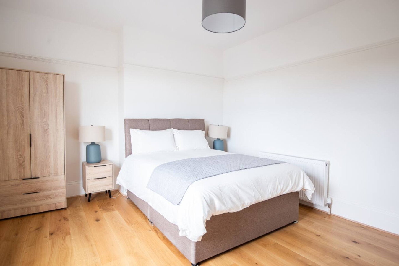 2BR Seaside Sanctuary in St Leonards on Sea Flat 5 in 5, 56 Church Rd, Hastings, St Leonards, Saint Leonards-on-sea TN37 6HJ, UK - Property image 5 - VivreStays