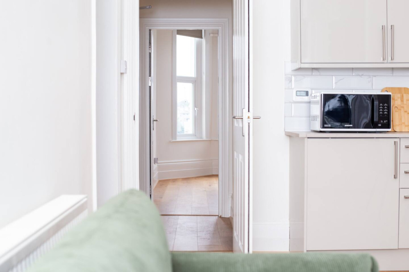 Charming 2BR Sanctuary St Leonards on Sea - Flat 4 in 4, 56 Church Rd, Hastings, St Leonards, Saint Leonards-on-sea TN37 6HJ, UK - Property image 8 - VivreStays