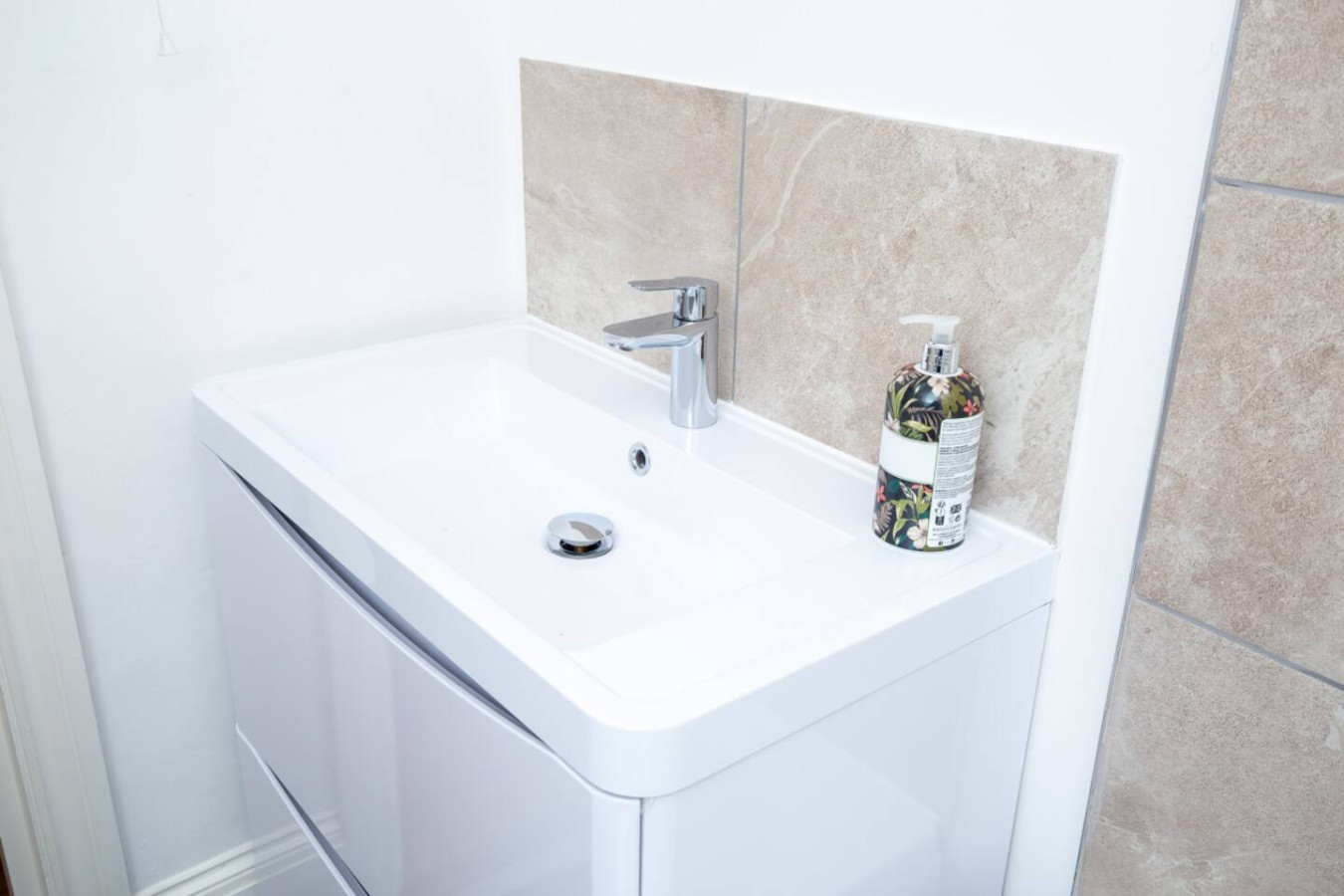 Charming 2BR Sanctuary St Leonards on Sea - Flat 4 in 4, 56 Church Rd, Hastings, St Leonards, Saint Leonards-on-sea TN37 6HJ, UK - Property image 19 - VivreStays