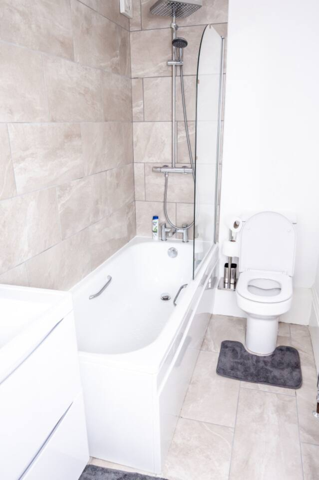Charming 2BR Sanctuary St Leonards on Sea - Flat 4 in 4, 56 Church Rd, Hastings, St Leonards, Saint Leonards-on-sea TN37 6HJ, UK - Property image 18 - VivreStays