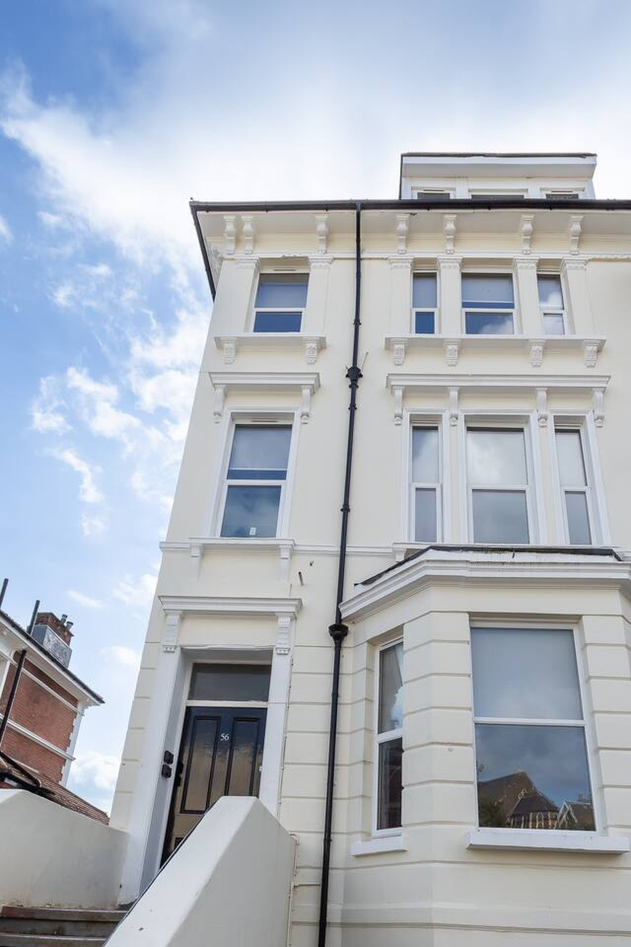 Charming 2BR Sanctuary St Leonards on Sea - Flat 4 in 4, 56 Church Rd, Hastings, St Leonards, Saint Leonards-on-sea TN37 6HJ, UK - Property image 21 - VivreStays