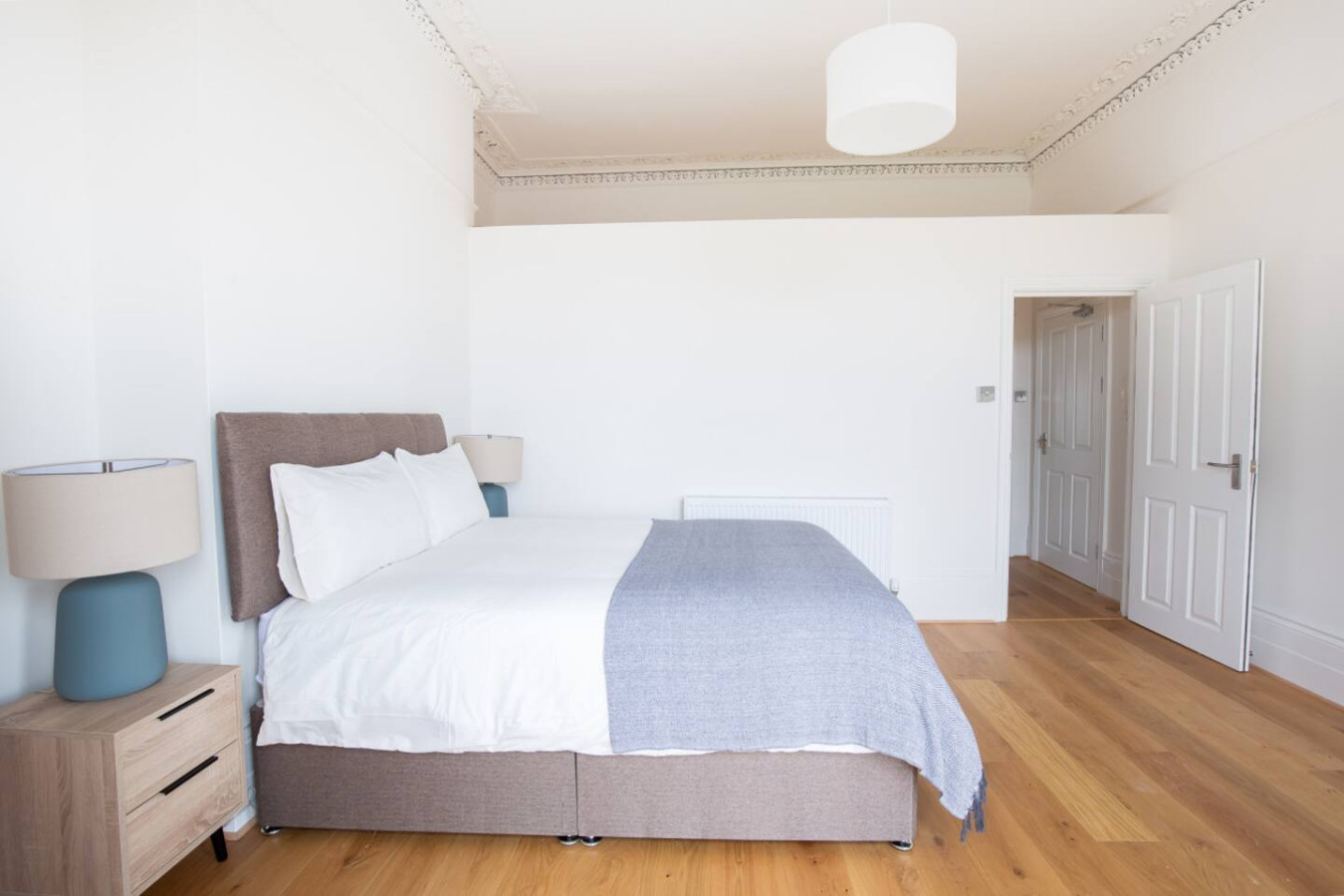 Charming 2BR Sanctuary St Leonards on Sea - Flat 4 in 4, 56 Church Rd, Hastings, St Leonards, Saint Leonards-on-sea TN37 6HJ, UK - Property image 15 - VivreStays