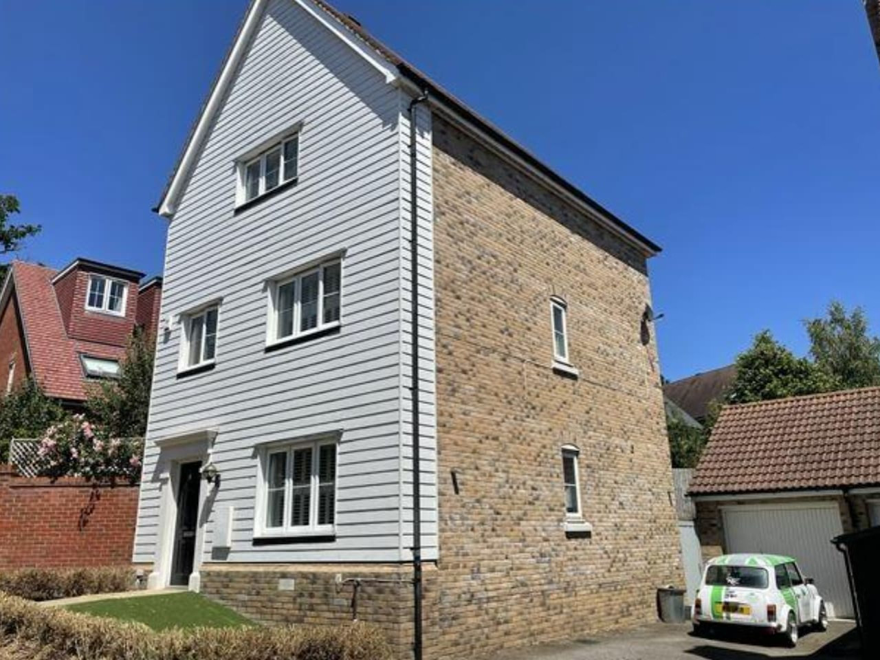 4BR 2BATH Home in Colchester Perfect for Big Group in 89Apprentice Drive, England, United Kingdom, CO4 5UW - Property image 2 - VivreStays
