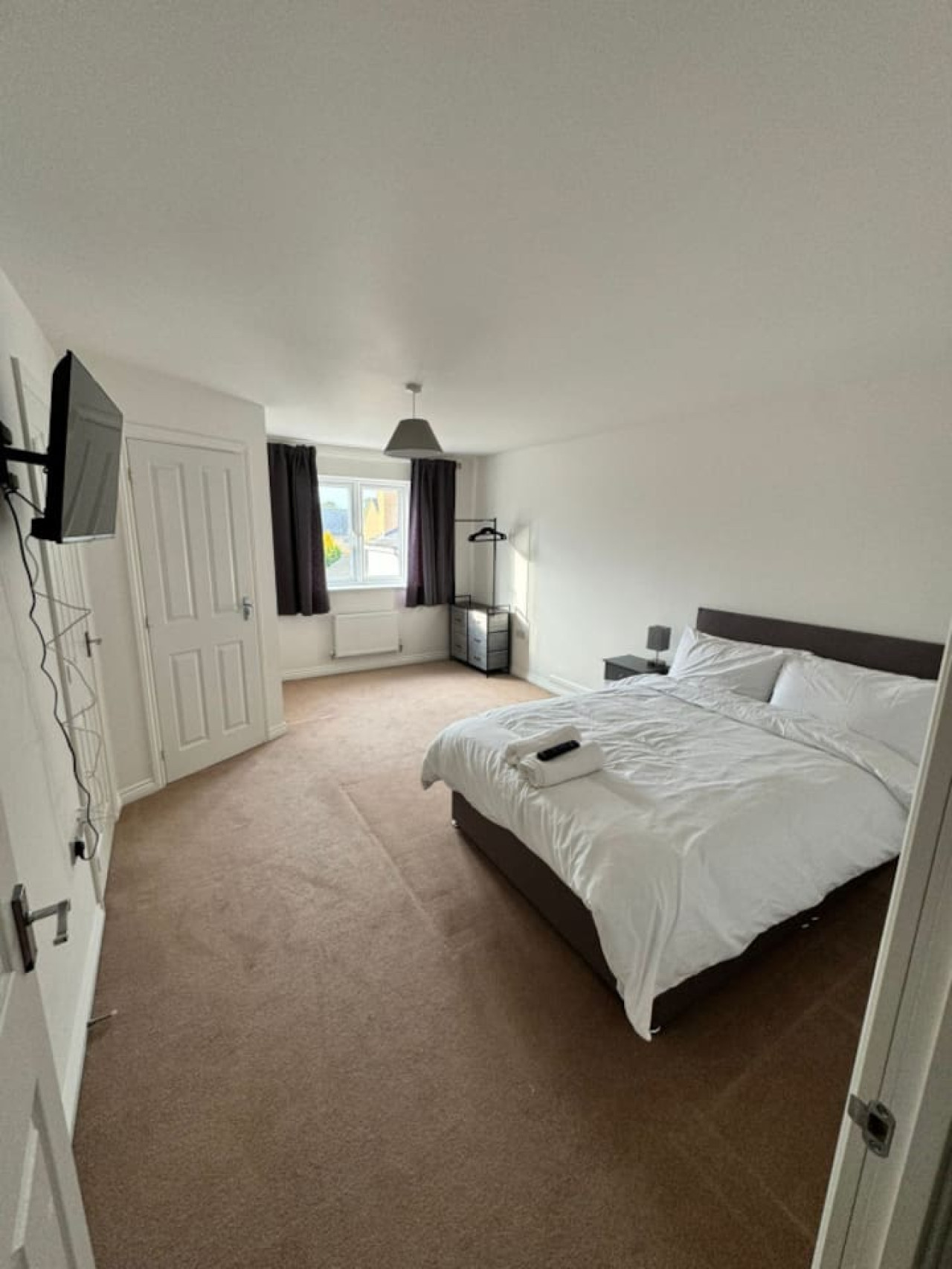 Colchester Retreat: 4BR 2BATH Ample Street Parking in 35Kensington Road, England, United Kingdom, CO2 7FF - Property image 22 - VivreStays