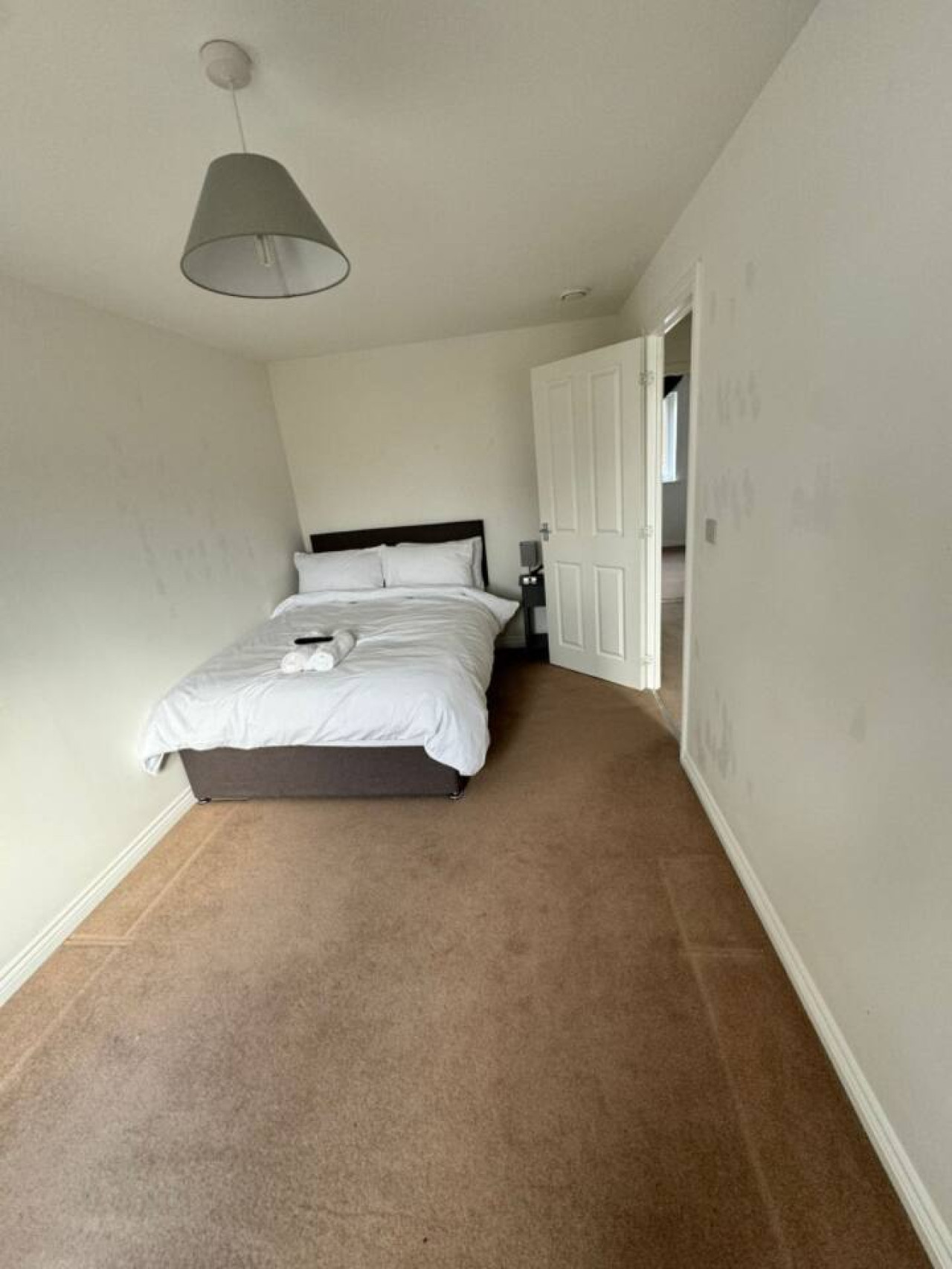 Colchester Retreat: 4BR 2BATH Ample Street Parking in 35Kensington Road, England, United Kingdom, CO2 7FF - Property image 17 - VivreStays