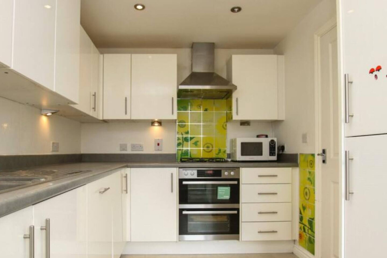 Colchester Retreat: 4BR 2BATH Ample Street Parking in 35Kensington Road, England, United Kingdom, CO2 7FF - Property image 12 - VivreStays