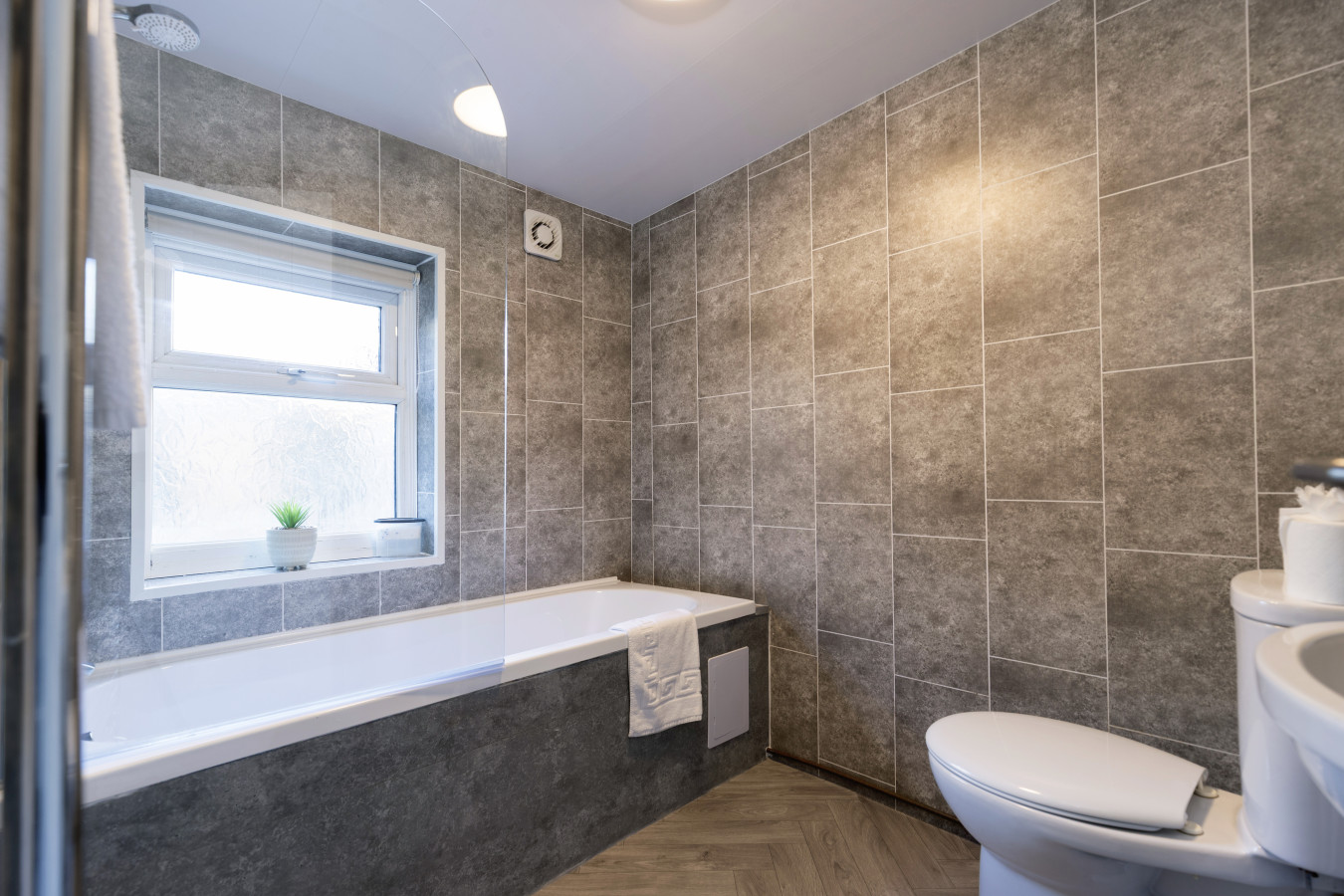 Newly Renovated 3BR House near hospital & uni in 22 Houghton St, Sunderland SR4 7DY, UK - Property image 17 - VivreStays