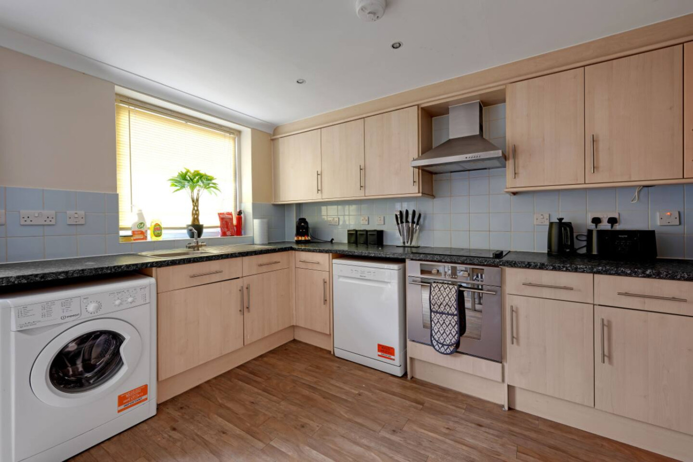 Harland Haven: Spacious 4BR House in Ipswich in 31 Harland St, Ipswich IP2 8JU, UK - Property image 9 - VivreStays