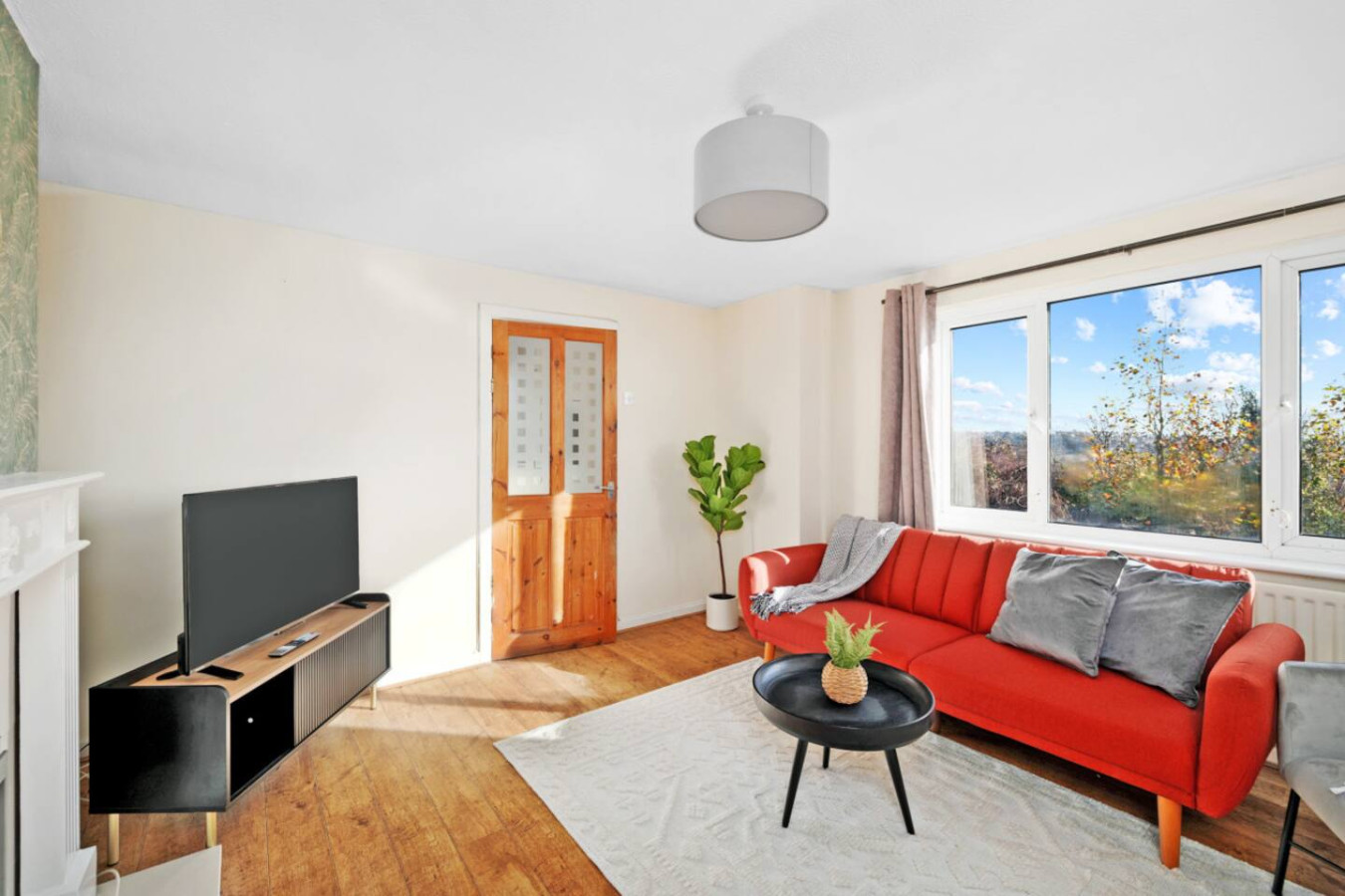 Newly Renovated 3BR House Perfect for Families or Contractors in 49 Poole Park Rd, Plymouth PL5 1DR, UK - Property image 17 - VivreStays