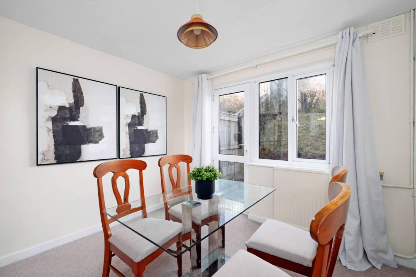 Newly Renovated 3BR House Perfect for Families or Contractors in 49 Poole Park Rd, Plymouth PL5 1DR, UK - Property image 9 - VivreStays