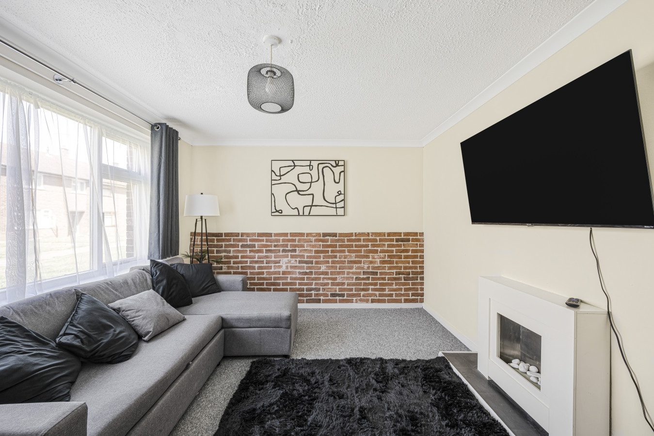 The Ipswich Snug Spacious 3BR Retreat FREE Parking in 59 Defoe Rd, Ipswich IP1 6SN, UK - Property image 19 - VivreStays