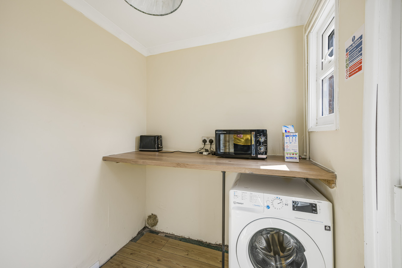 The Ipswich Snug Spacious 3BR Retreat FREE Parking in 59 Defoe Rd, Ipswich IP1 6SN, UK - Property image 27 - VivreStays