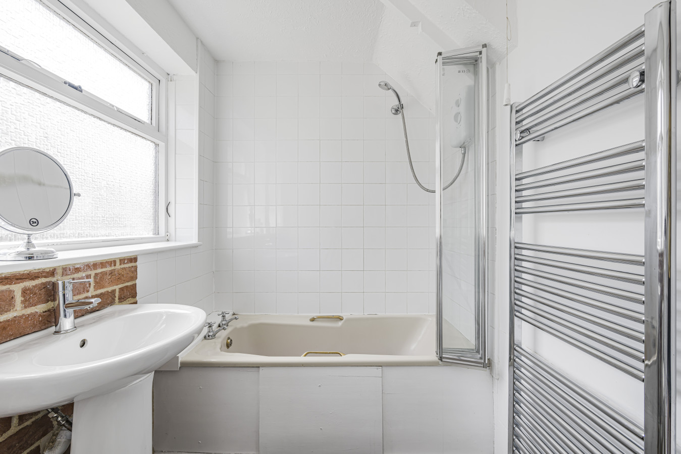 The Ipswich Snug Spacious 3BR Retreat FREE Parking in 59 Defoe Rd, Ipswich IP1 6SN, UK - Property image 13 - VivreStays
