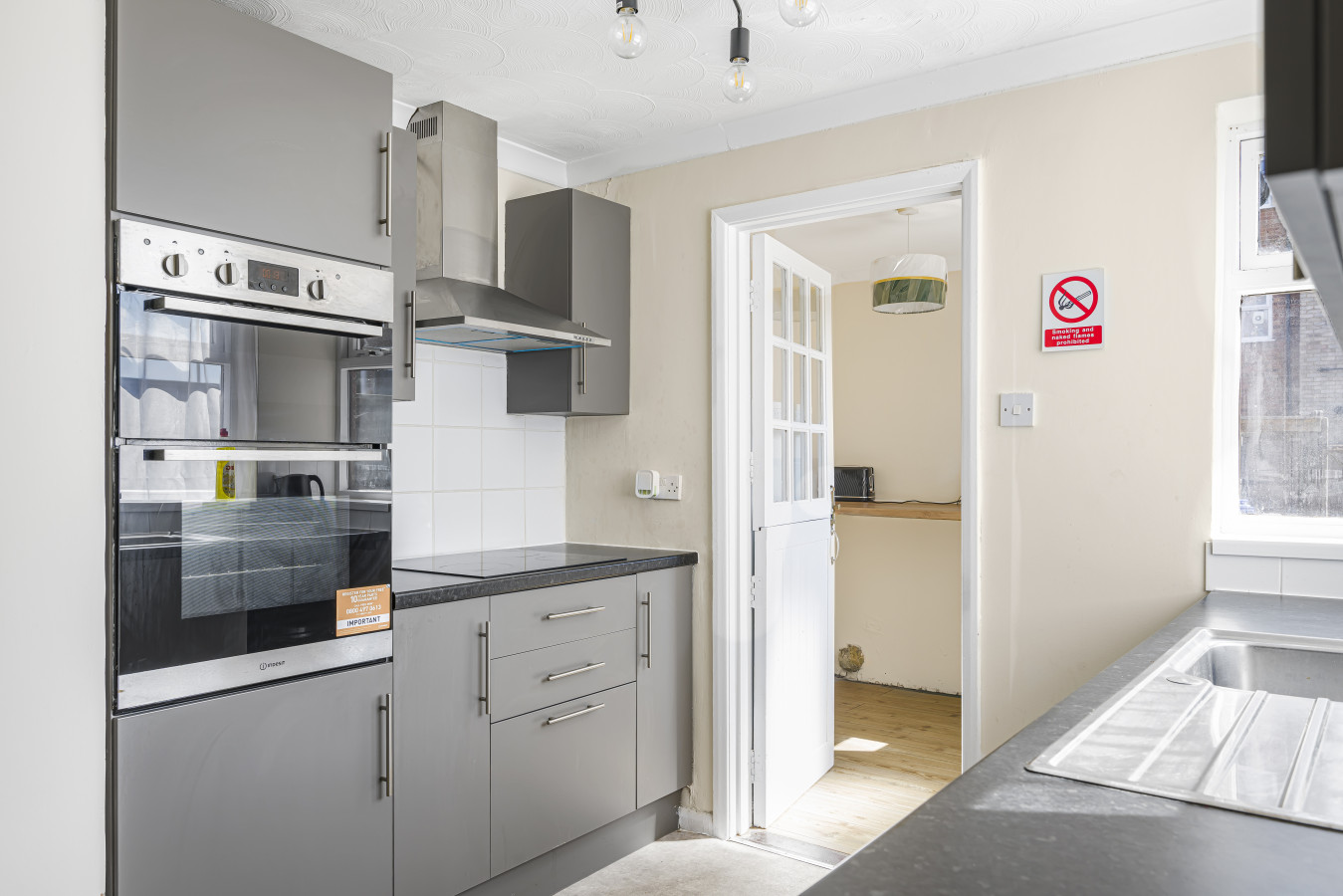 The Ipswich Snug Spacious 3BR Retreat FREE Parking in 59 Defoe Rd, Ipswich IP1 6SN, UK - Property image 11 - VivreStays