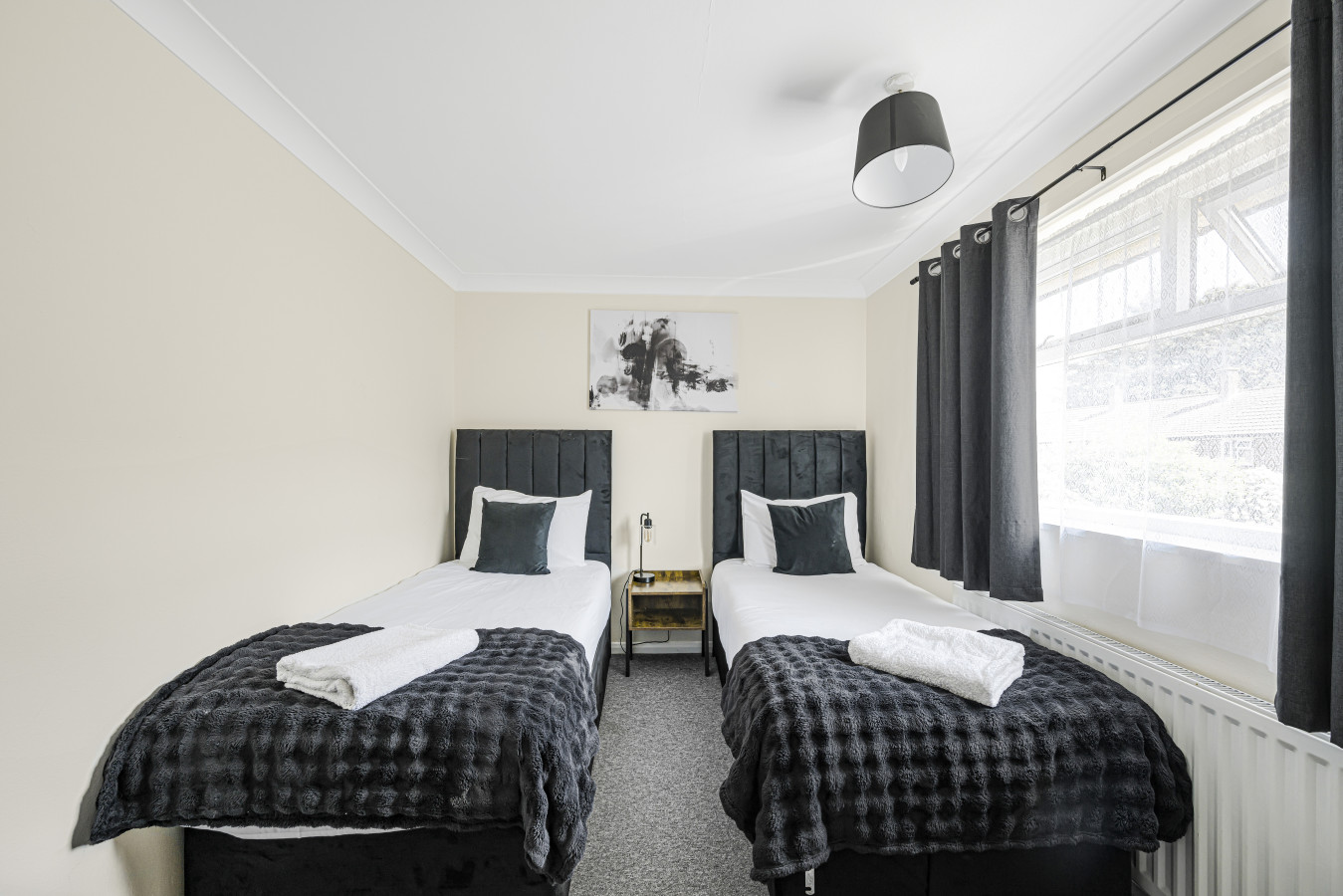 The Ipswich Snug Spacious 3BR Retreat FREE Parking in 59 Defoe Rd, Ipswich IP1 6SN, UK - Property image 7 - VivreStays
