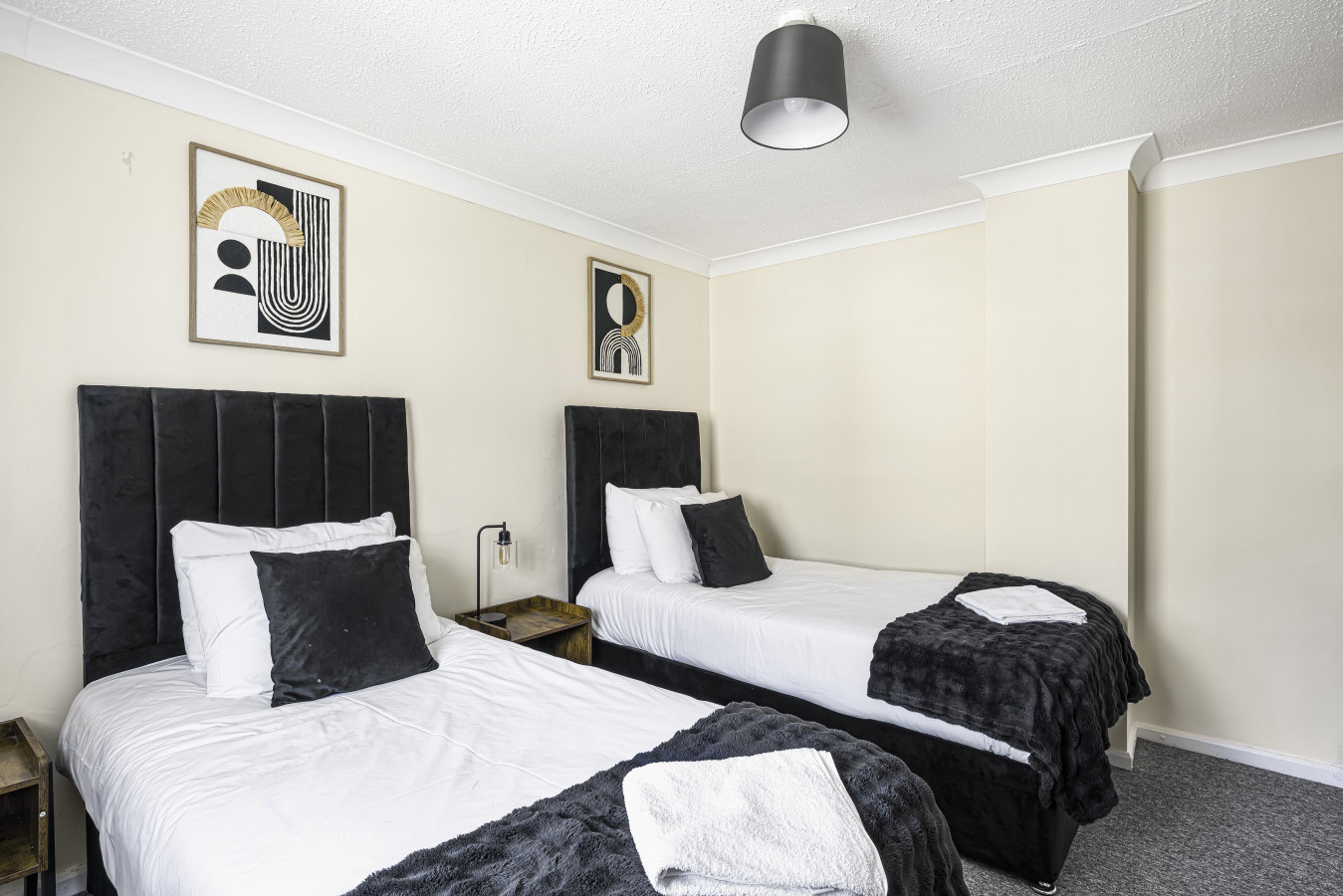 The Ipswich Snug Spacious 3BR Retreat FREE Parking in 59 Defoe Rd, Ipswich IP1 6SN, UK - Property image 5 - VivreStays