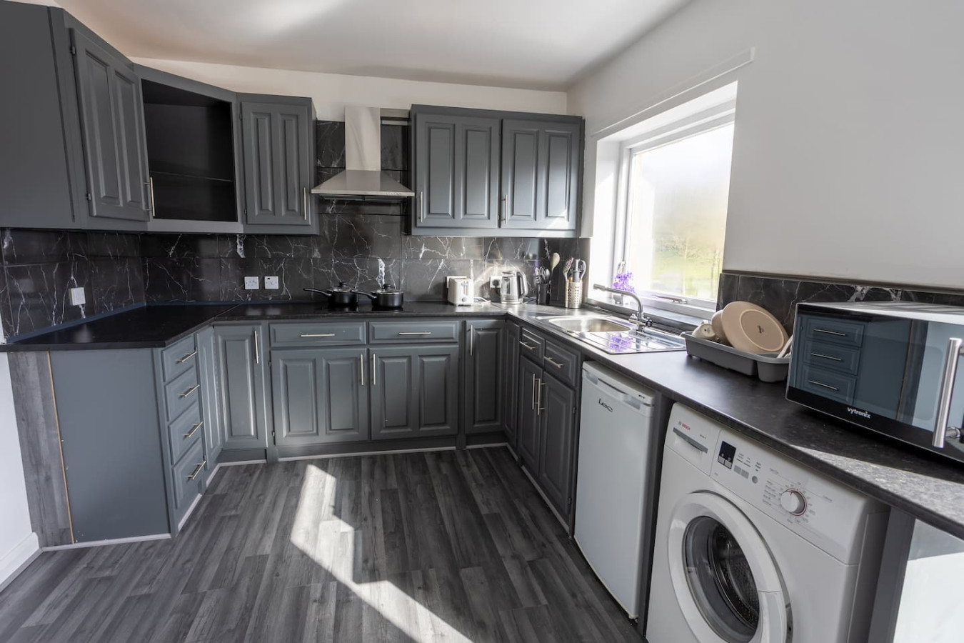 Charming 2BR Maisonette in Carlisle Center in 70 Durranhill Rd, Carlisle CA1 2SZ, UK - Property image 6 - VivreStays