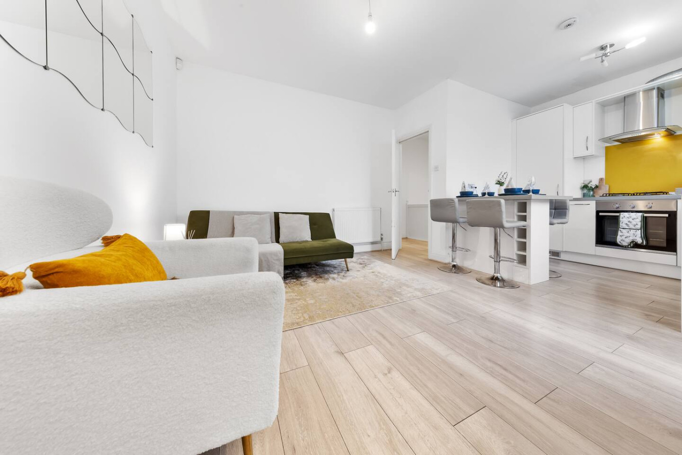 Powder Mill Retreat - 2BR Modern Flat for 4 in 225a Powder Mill Ln, Twickenham TW2 6EH, UK - Property image 7 - VivreStays