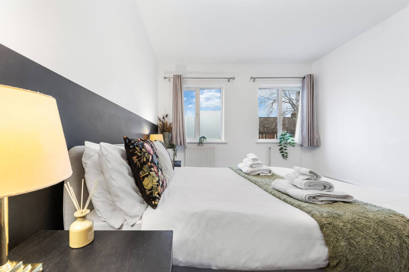Powder Mill Retreat - 2BR Modern Flat for 4 in 225a Powder Mill Ln, Twickenham TW2 6EH, UK - Property image 19 - VivreStays