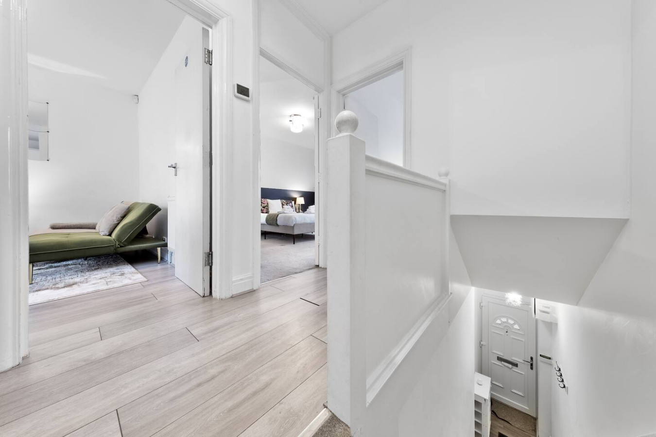 Powder Mill Retreat - 2BR Modern Flat for 4 in 225a Powder Mill Ln, Twickenham TW2 6EH, UK - Property image 16 - VivreStays