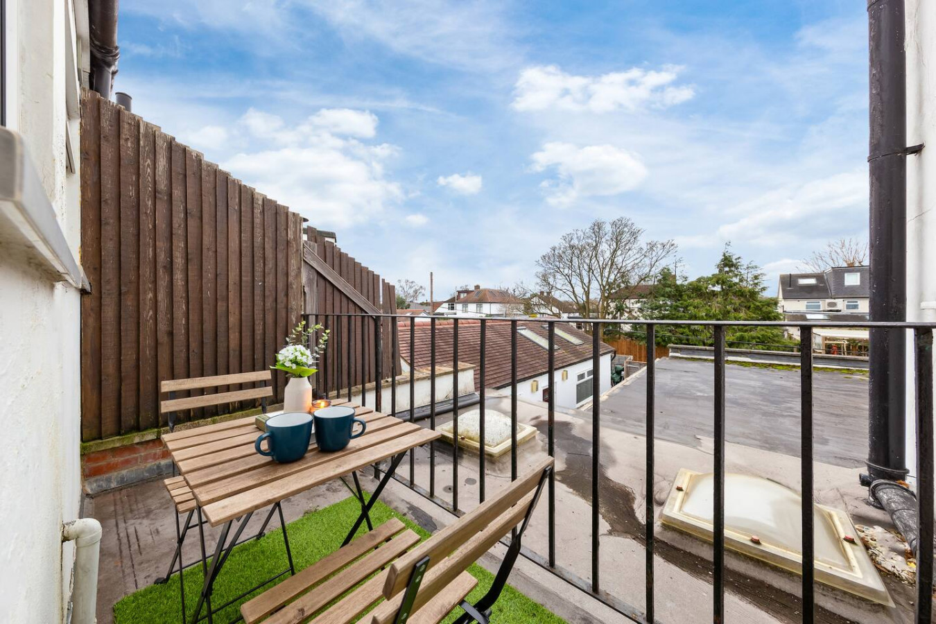 Powder Mill Retreat - 2BR Modern Flat for 4 in 225a Powder Mill Ln, Twickenham TW2 6EH, UK - Property image 26 - VivreStays
