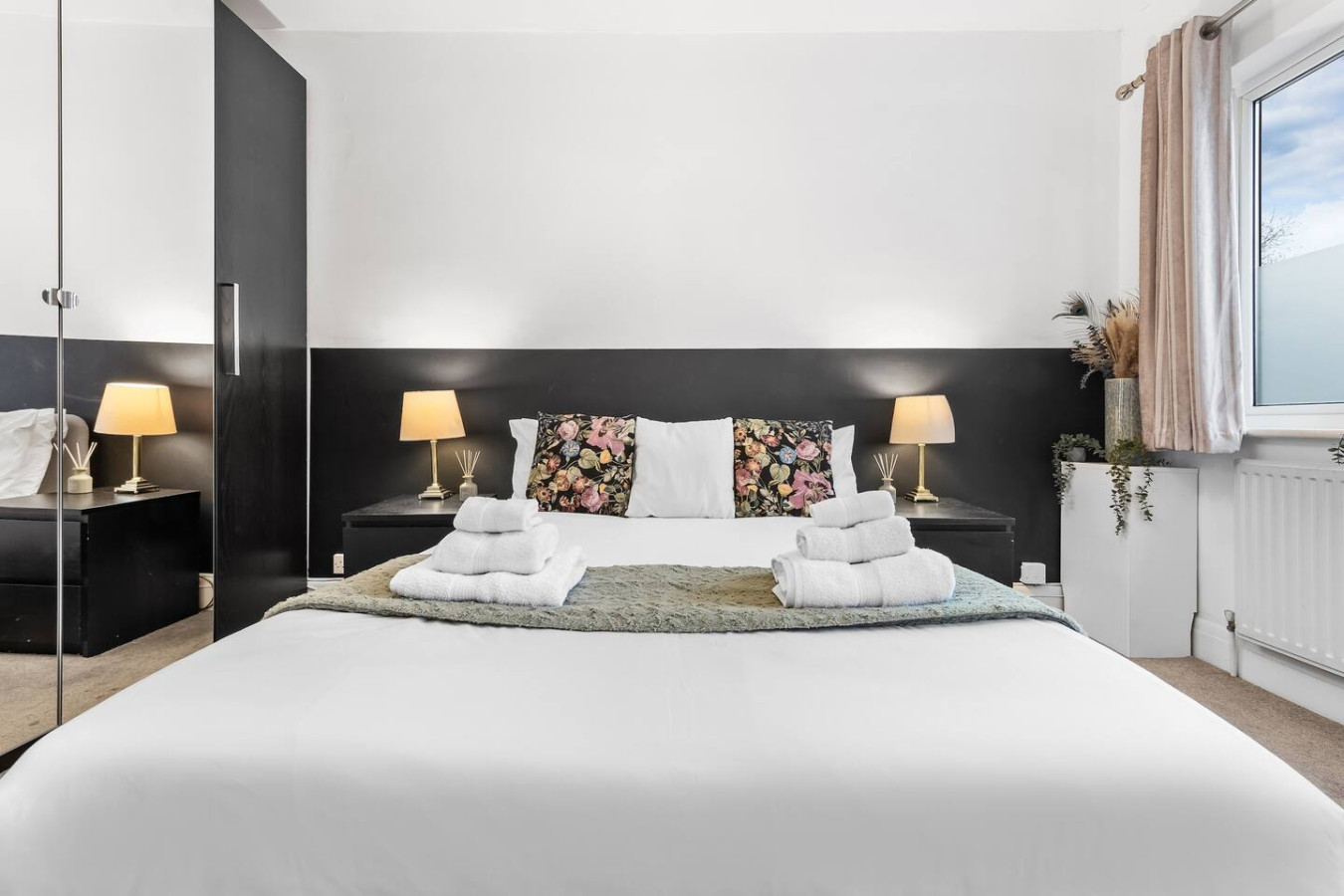 Powder Mill Retreat - 2BR Modern Flat for 4 in 225a Powder Mill Ln, Twickenham TW2 6EH, UK - Property image 10 - VivreStays